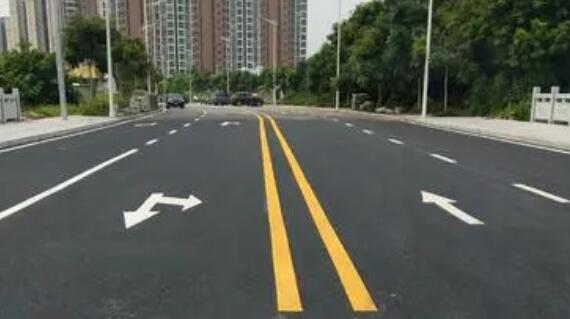 道路交通標(biāo)線寬度的具體尺寸是多少厘米？