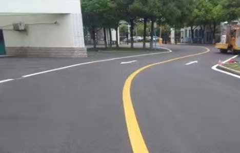 江蘇中穎定制廠區(qū)道路劃線，確保安全高效